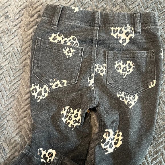 Cheetah Hearts Jeggings and Hoodie - Picture 4 of 6